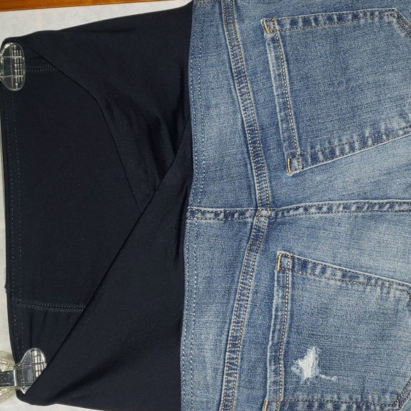 Isabel maternity jean shorts - Picture 5 of 8